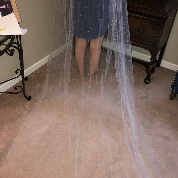 Wedding Vail - Picture 2 of 2